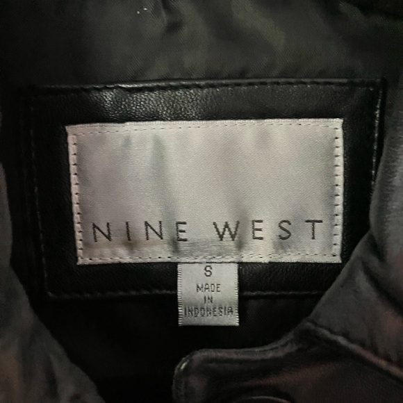 Vintage nine west leather black fitted  blazer - 4 button - size small - Picture 2 of 6